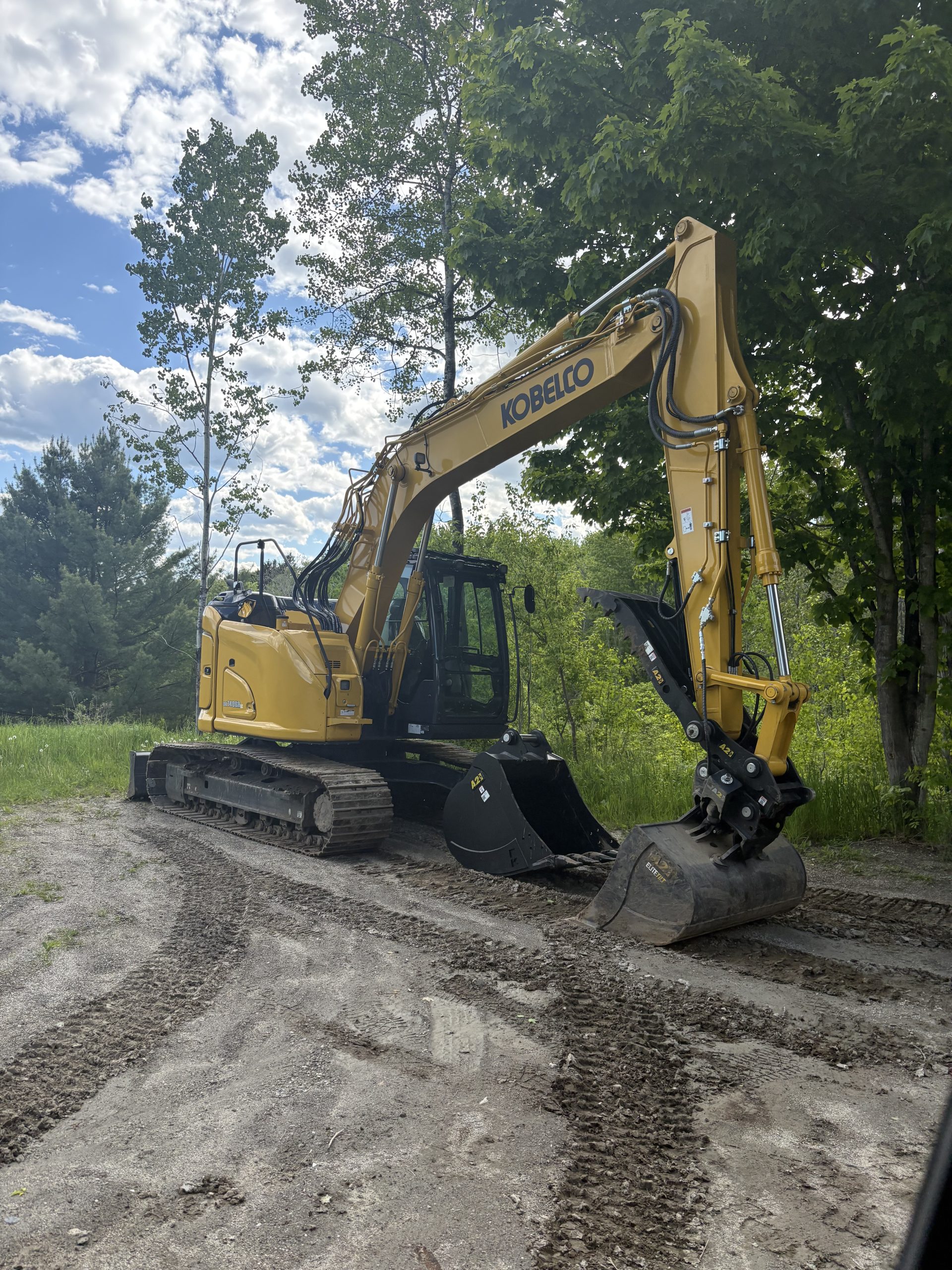 large kobelco excavator